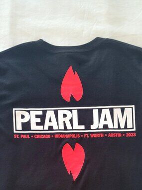 Pearl Jam 2023 Tour Black Men's T-Shirt Size M